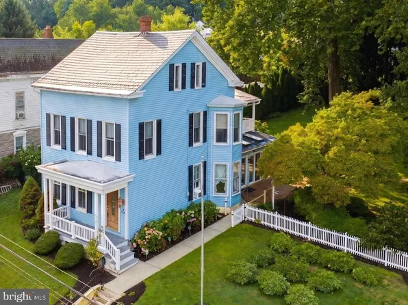324 S 2nd St, Wrightsville, PA 17368