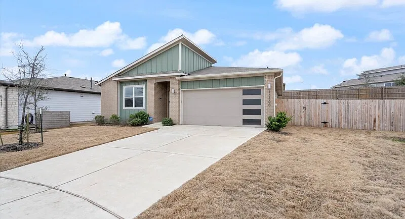 3 bed, 2.0 bath, 1472 sqft, $2,350 — Photo 3
