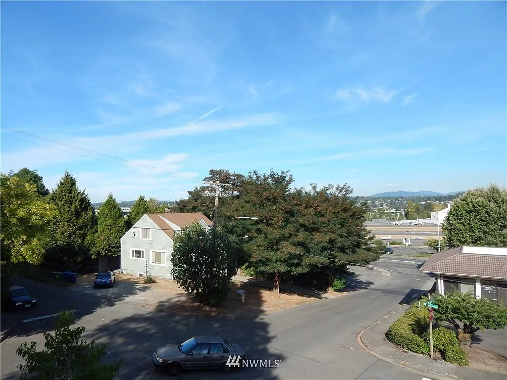 2 bed, 2.5 bath, 1600 sqft, $3,250 — Photo 2