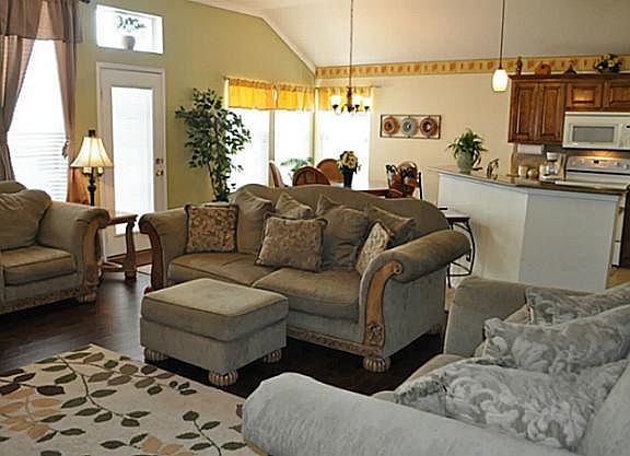 5th image of 704 Aries Dr