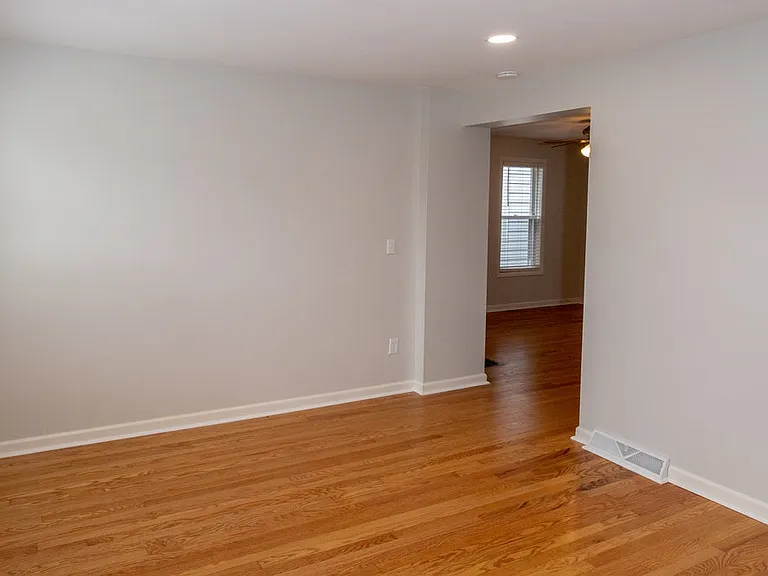 407 Willis Ave #1 — Photo 11