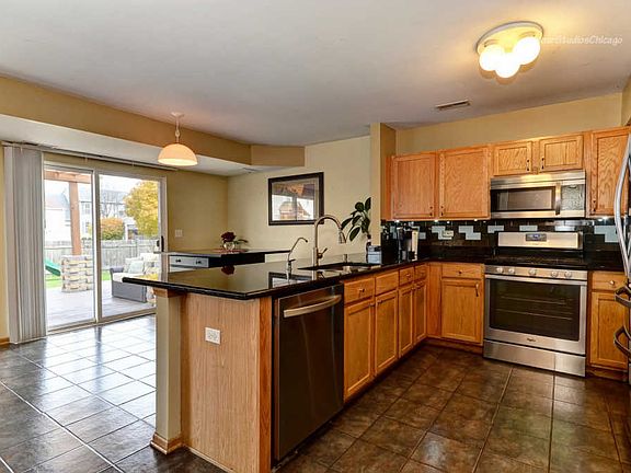 3rd image of 1702 Linden Park Ln