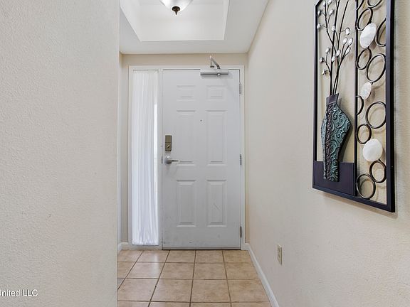 4th image of 2228 Beach Dr APT 707