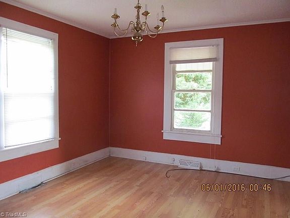3rd image of 1512 McCormick St