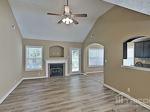 3rd image of 1656 Broad Cir