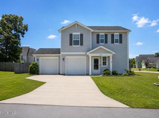 900 Haystack Ln, Jacksonville, NC 28546