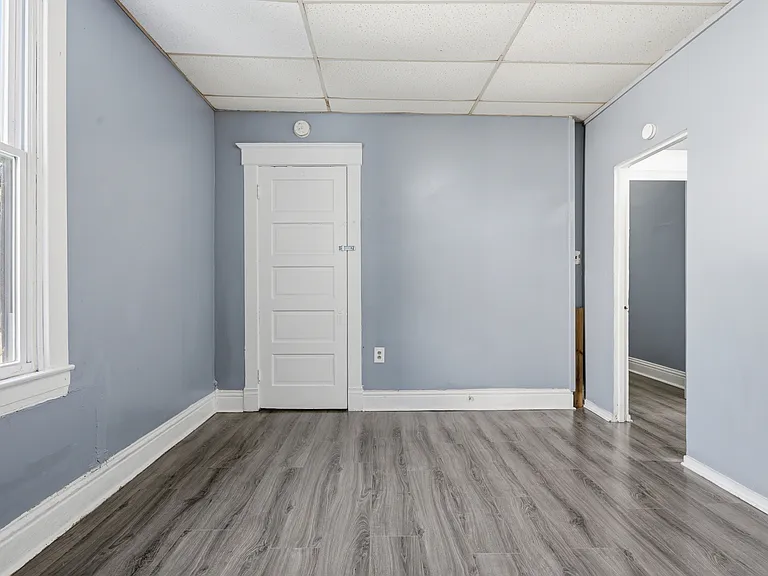 3420 W Jefferson St — Photo 28
