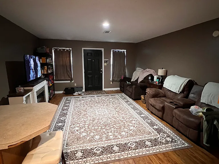 100 Rebel Land Cir — Photo 2