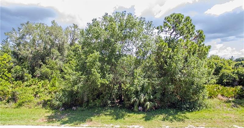 1st image of 19210 Edgewater Dr