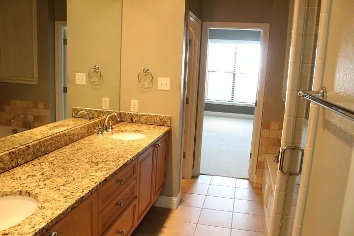 4230 Travis St #8 — Photo 23