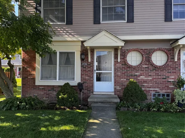 37236 Great Oaks Ct, Clinton Township, MI 48036