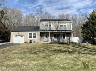 28 Oxford Rd, Englishtown, NJ 07726