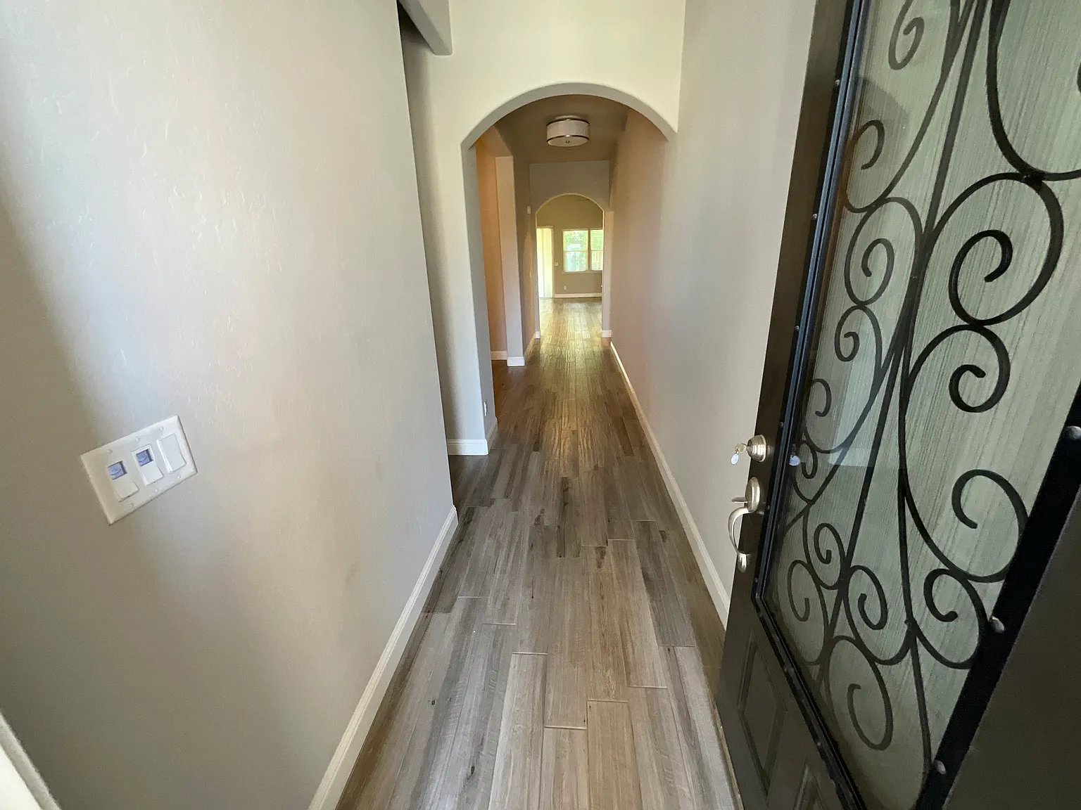 3 bed, 2600 sqft, $3,750 — Photo 3