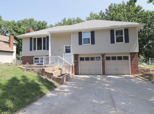 7308 NW 76th Pl, Kansas City, MO 64152