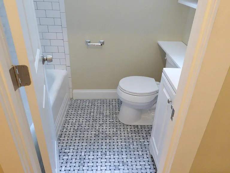 3915 W St NW #4 — Photo 22