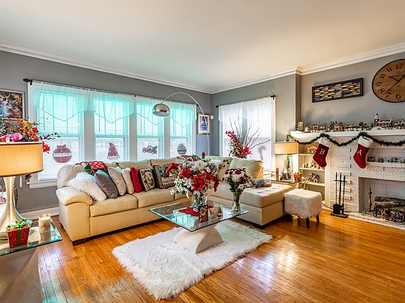 3rd image of 1307 N Mayfield Ave