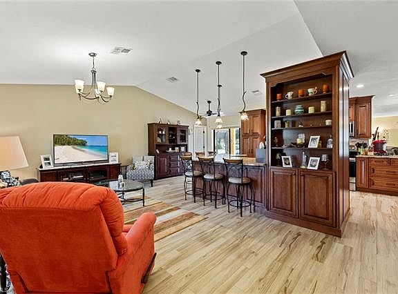 4th image of 10270 Enoch Ln