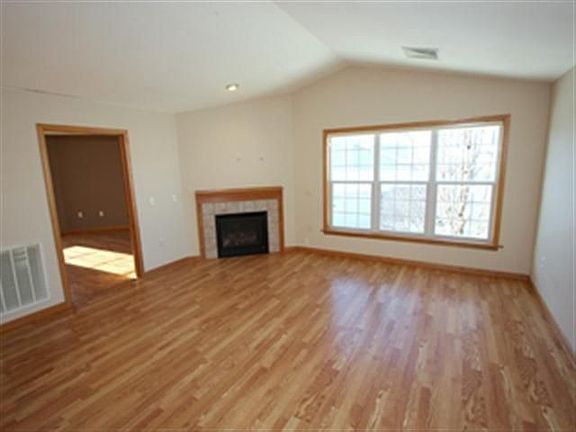 3rd image of 546 Kelvington Dr #C