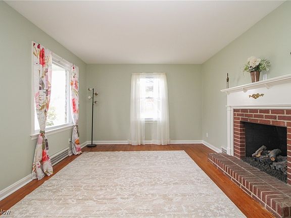 3rd image of 705 S Schenley Ave
