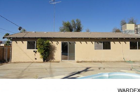 2nd image of 760 Acoma Blvd S