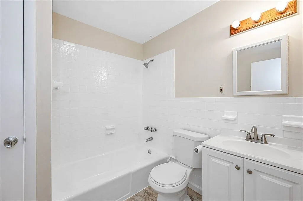 2 bed, 928 sqft, $2,500 — Photo 3