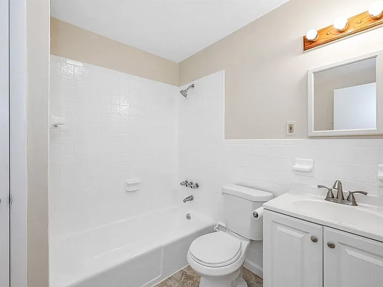 307 Pawtucket Blvd #13A — Photo 3