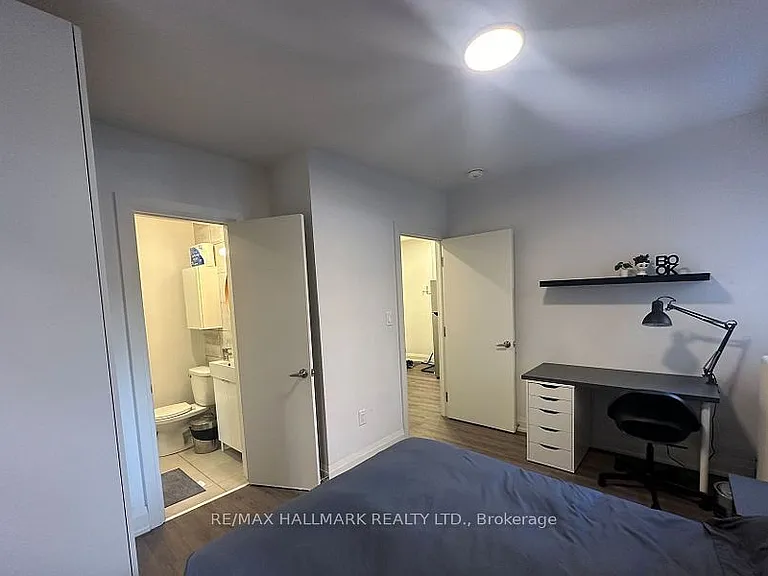 595 Saint Clair Ave W #4 — Photo 13