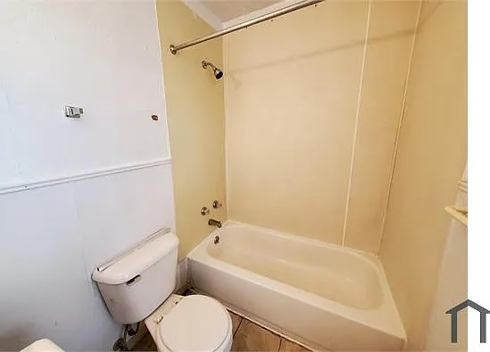 220 N Hamilton St — Photo 10