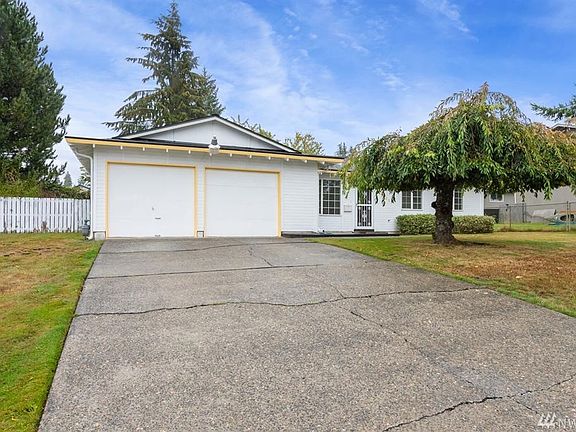 3rd image of 2857 Greendale Dr SE