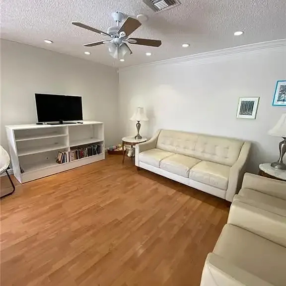 5705 Fox Hollow Dr — Photo 17