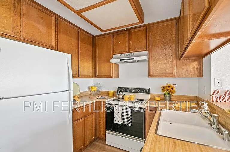 18242 Parkview Ln #106 — Photo 10