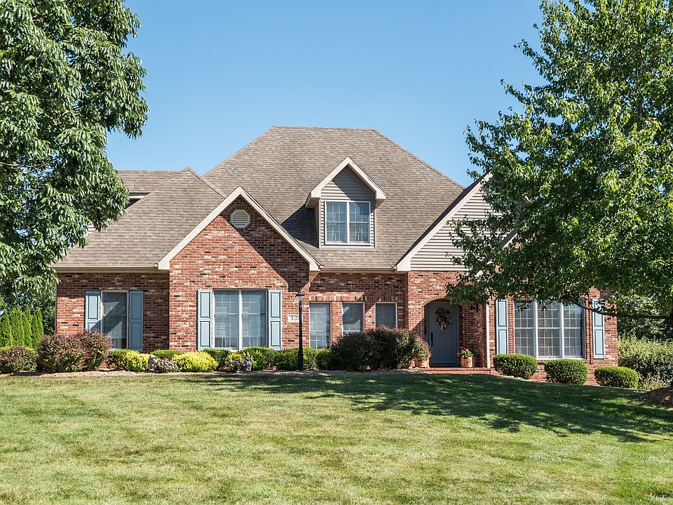 1st image of 425 Turnberry Dr