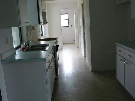 4th image of 10332 Grail Ave