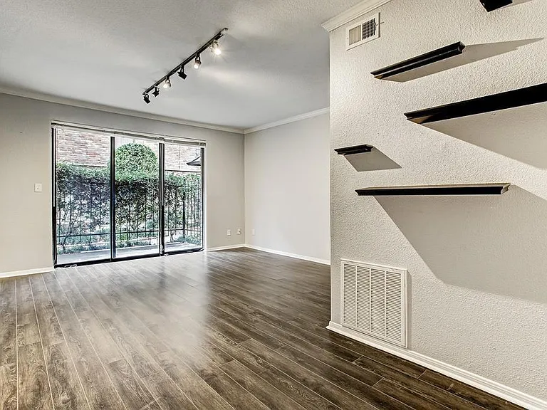 2400 N Braeswood Blvd #120 — Photo 5