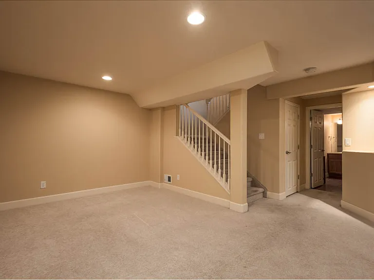 173 Lindenwood Ave — Photo 16