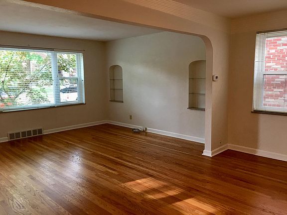 3rd image of 6254 Loran St