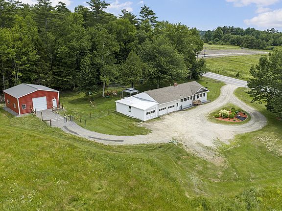 2nd image of 417 Main Street