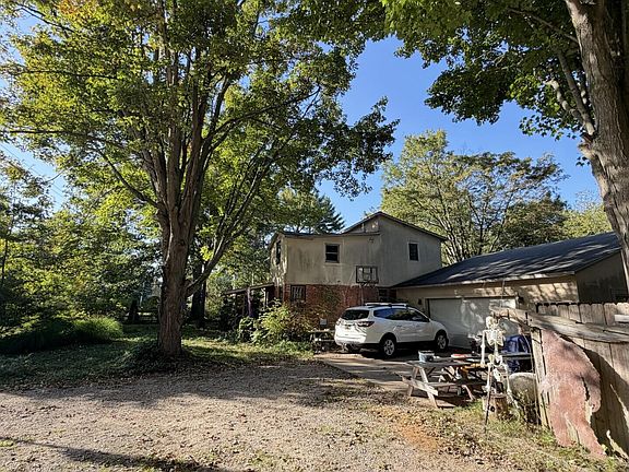 3rd image of 360 N Maple St