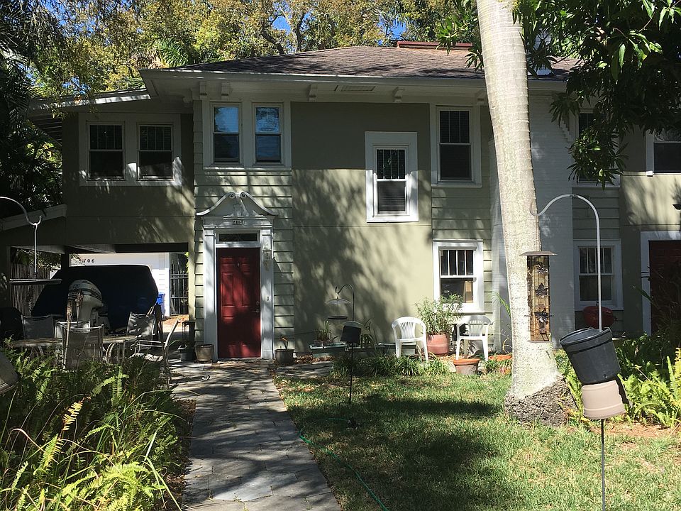 1st image of 715 18th Ave NE