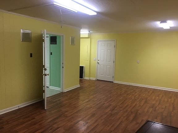 2nd image of 114 Maple Dr