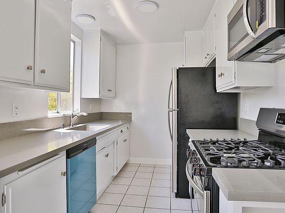 4th image of 1015 18th St