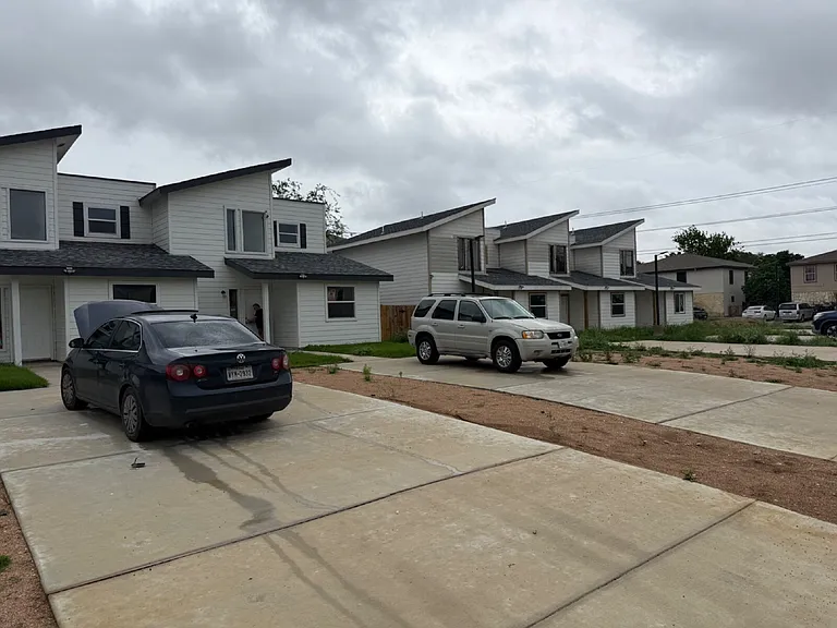 7651 Oak Chase — Photo 5