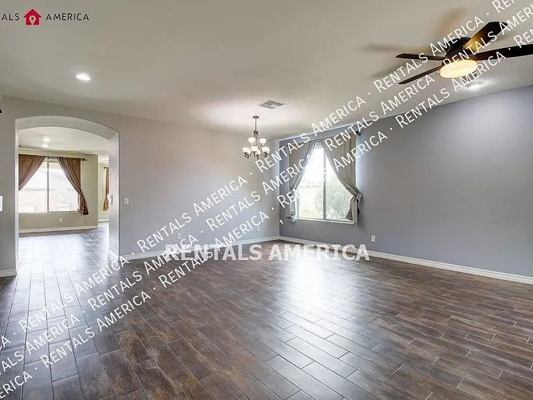 73 W Crescent Way — Photo 4
