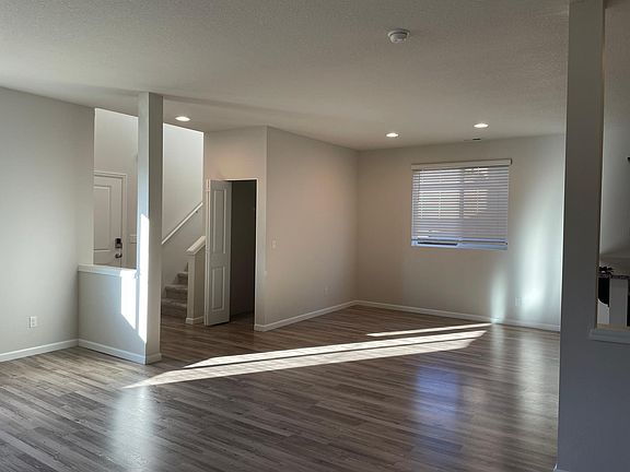 4th image of 20578 SE Cameron Ave
