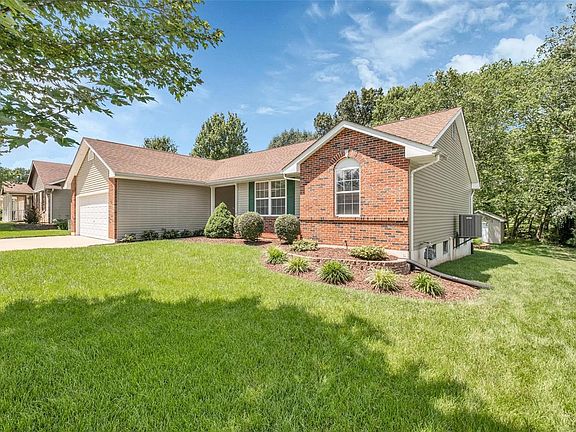 2nd image of 2429 Oak Forest Dr
