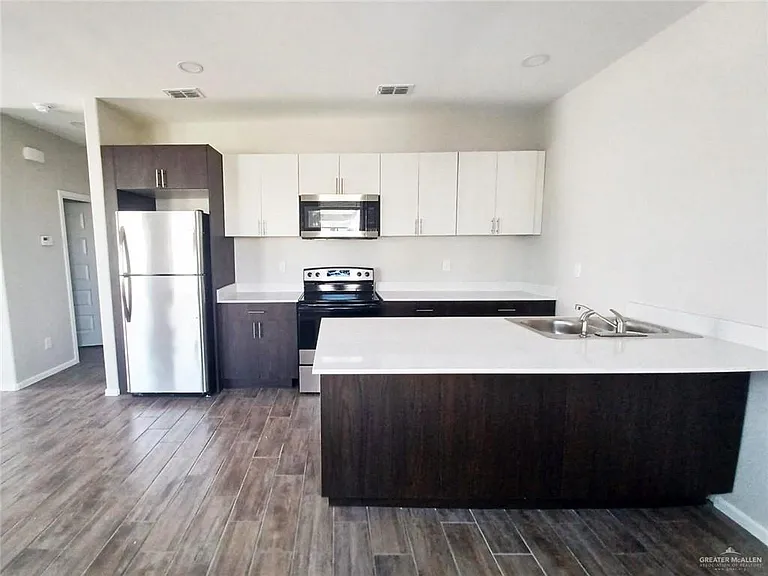 1002 E Starr St #A — Photo 6