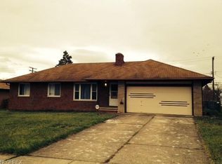 2733 Carmen Dr, Rocky River, OH 44116