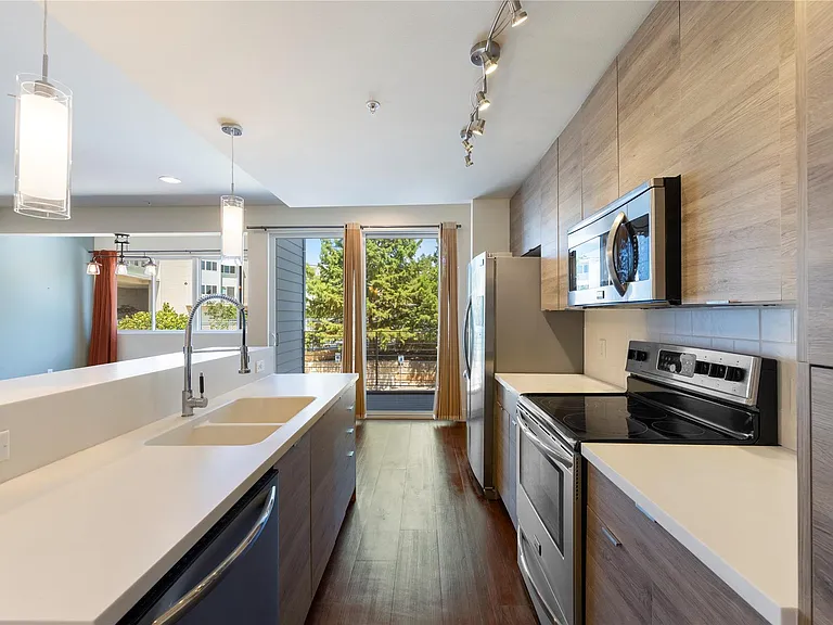 604 N Bluff Dr #225 — Photo 5