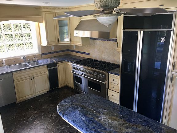 4th image of 4633 Fir Ave