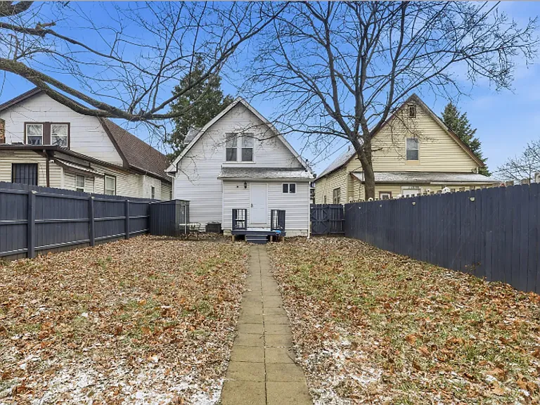 931 N Oakland Ave — Photo 22